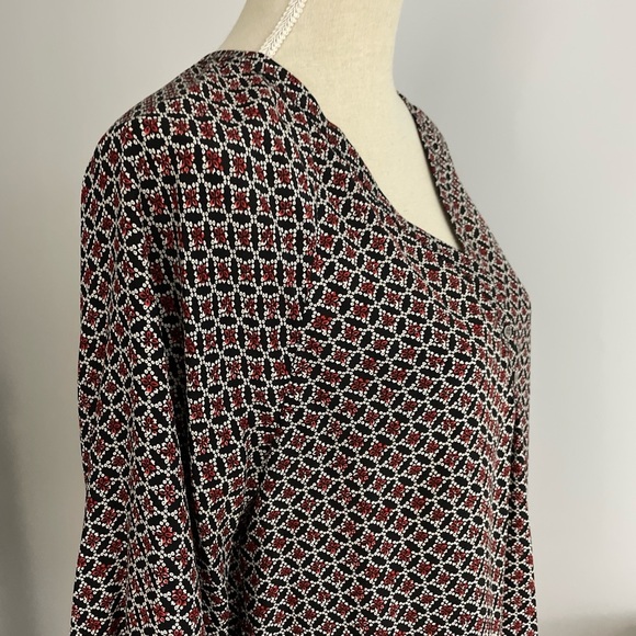 Joie Silk Blouse Top V-Neckline 3/4 Length Sleeves Floral Geometric Print Medium - Picture 3 of 10